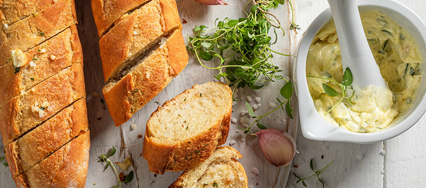 Italian bread with dip